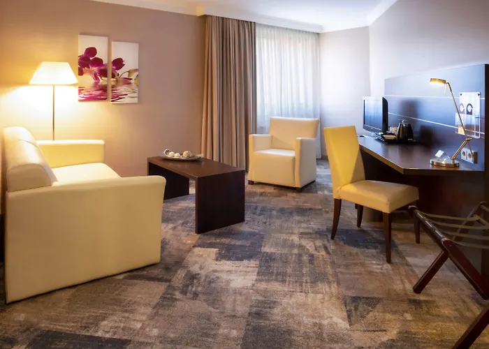 Mercure מלון האם